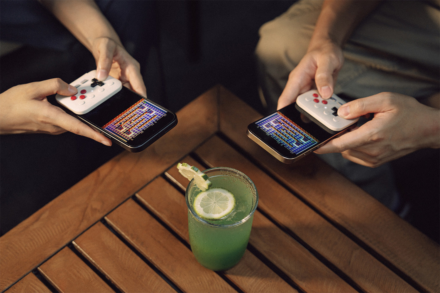 8Bitdo FlipPad - Compatible avec les iPhone et les téléphones Android